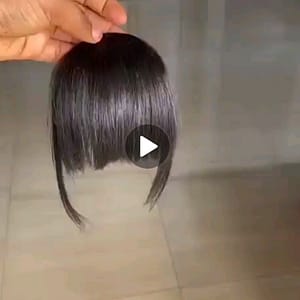 D8. 💯 human hair fringe clip.